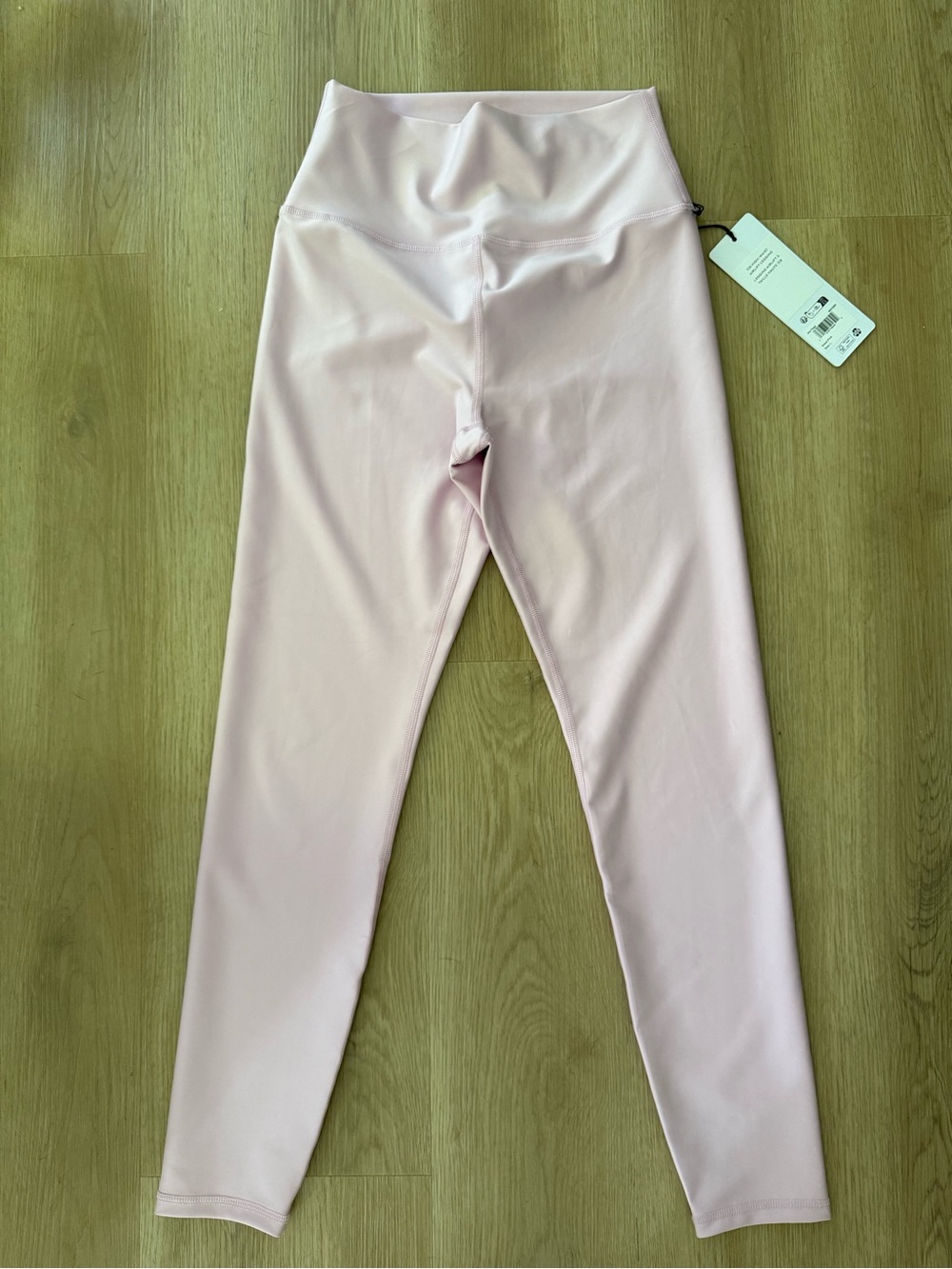 NWT ALO Yoga Sweet Pink 7/8 high waist Airlift Legging size Large